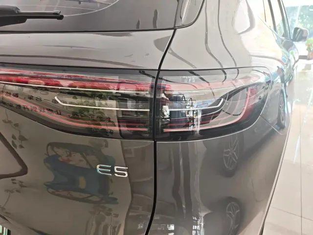 Geely Galaxy E5 — Фото автомобиля 14