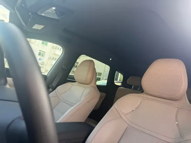 Volvo XC70 Plug-in Hybrid — Фото автомобиля 15