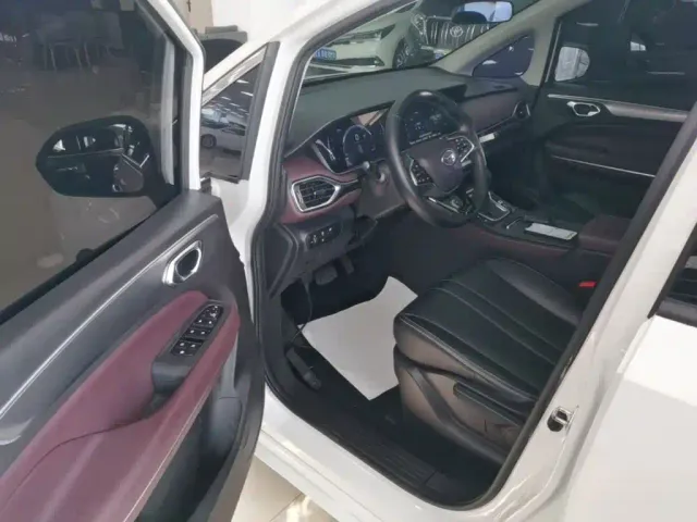 GAC Trumpchi M6 — Фото автомобиля 15
