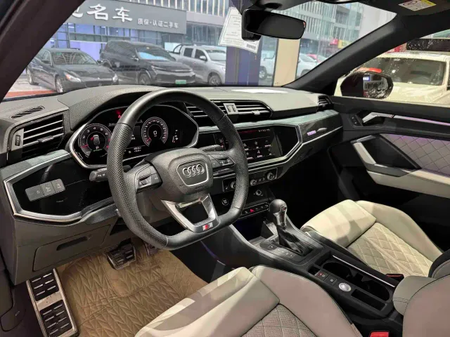 Audi Q3 — Фото автомобиля 6