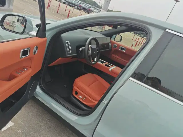 Li Auto L6 — Фото автомобиля 2