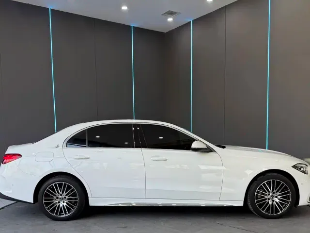 Mercedes-Benz C-Class — Фото автомобиля 4