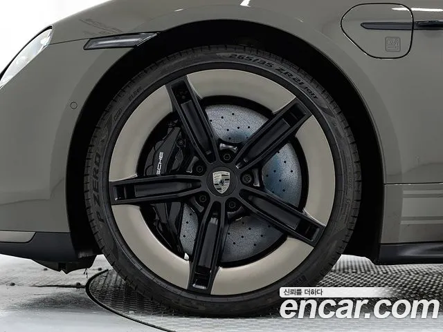 Porsche Taycan Taycan Khan — Фото автомобиля 5