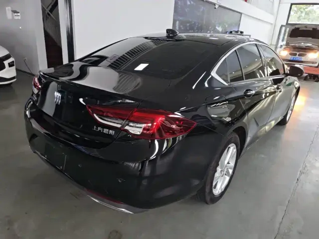Buick Regal — Фото автомобиля 6