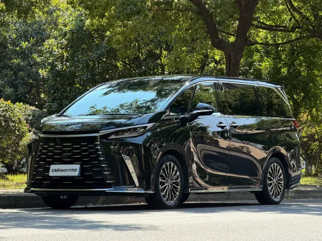 Фотография автомобиля — Lexus LM