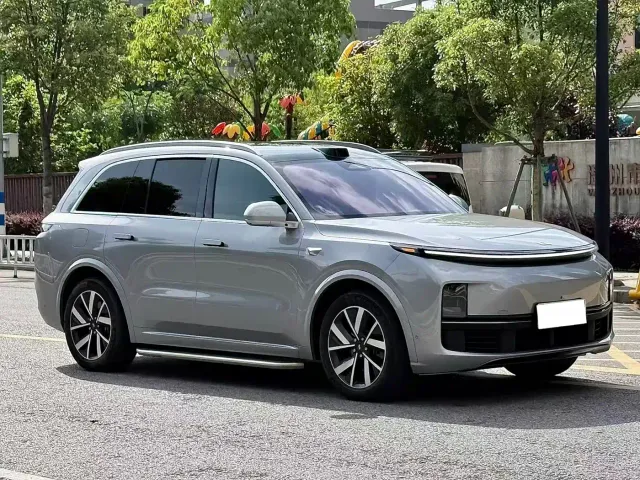 Li Auto L8 — Фото автомобиля 3