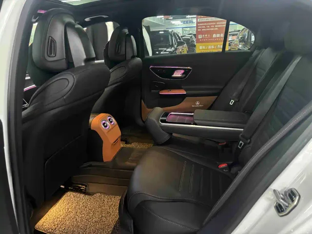Mercedes-Benz C-Class — Фото автомобиля 3