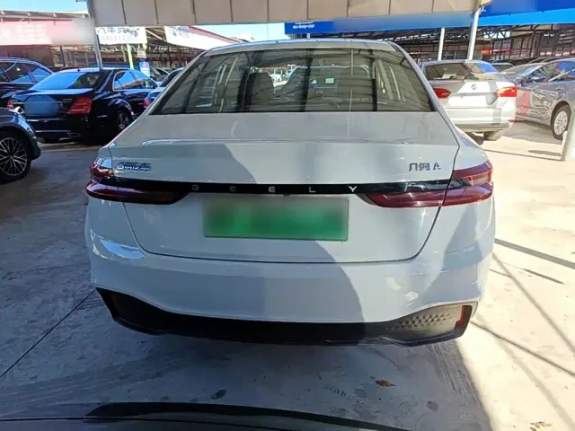 Geely Geometry A — Фото автомобиля 5