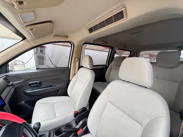 Wuling Hongguang V — Фото автомобиля 16