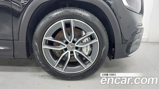 Mercedes-Benz GLB-Class — Фото автомобиля 5