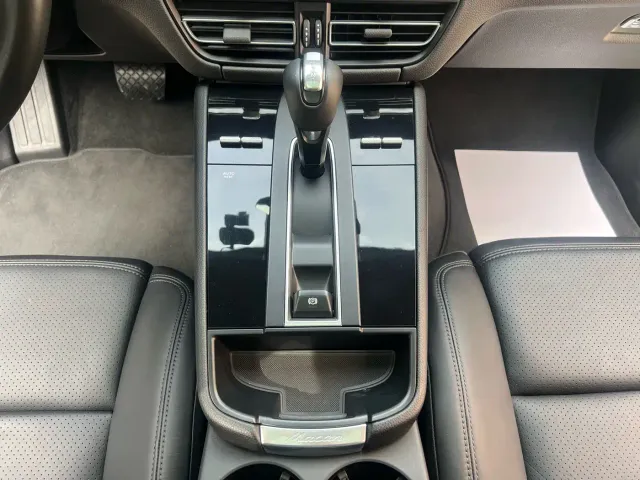Porsche Macan — Фото автомобиля 21