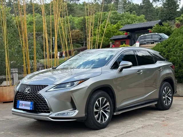 Фотография автомобиля — Lexus RX