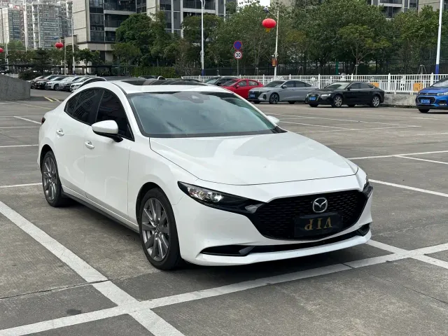 Mazda Axela — Фото автомобиля 3