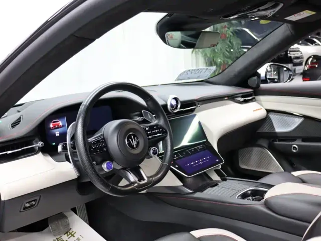 Maserati GranTurismo — Фото автомобиля 8
