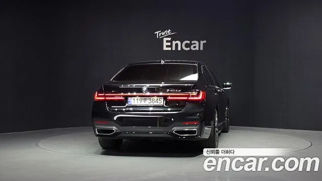 BMW 7-Series — Фото автомобиля 4