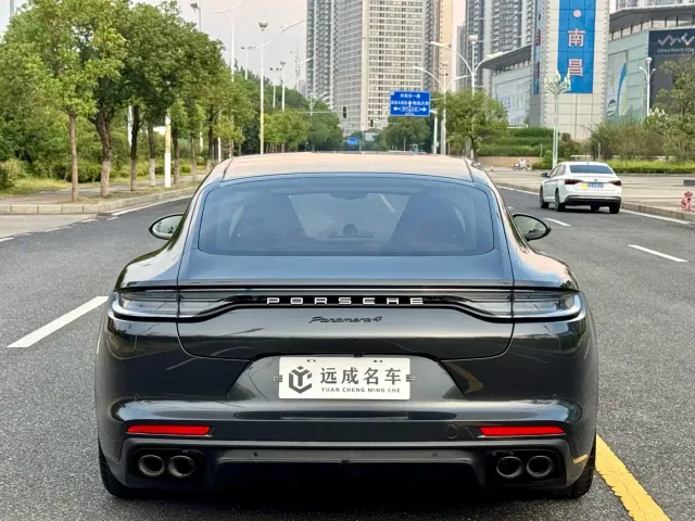 Porsche Panamera — Фото автомобиля 6