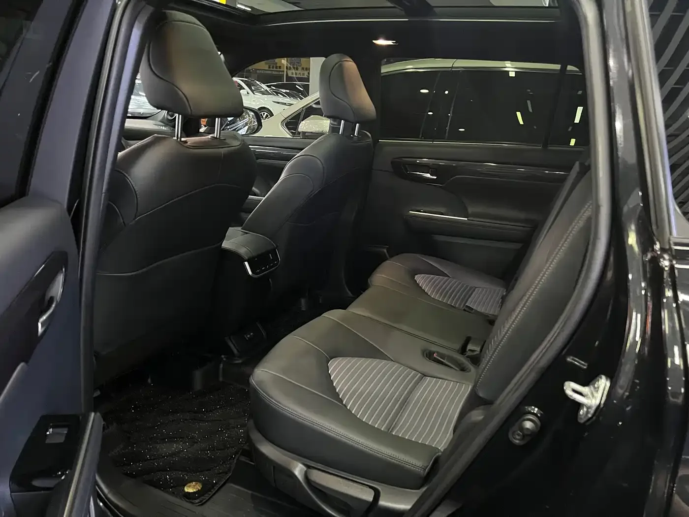 Toyota Crown Kluger 2022 2.0T 4WD Sporty Edition — Фото автомобиля 8