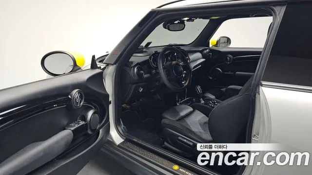MINI Cooper Cooper Electric — Фото автомобиля 9
