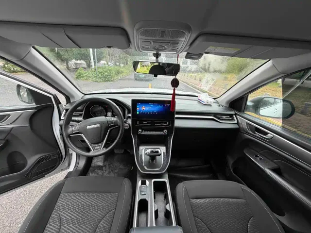 Haval M6 — Фото автомобиля 6