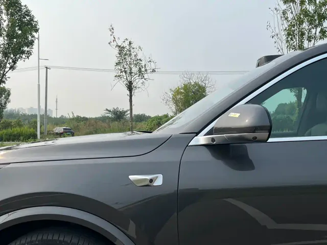 Li Auto L9 — Фото автомобиля 4