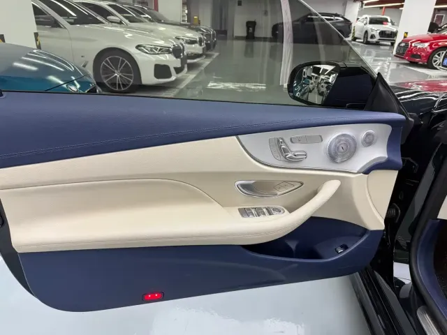Mercedes-Benz E-Class — Фото автомобиля 6