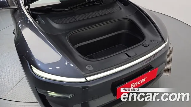 Tesla Model Y — Фото автомобиля 9