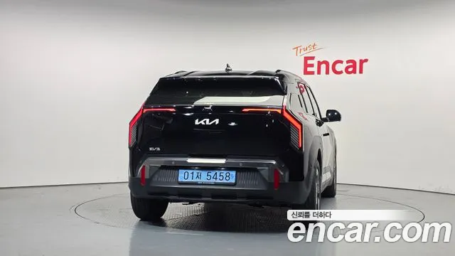 Kia EV3 — Фото автомобиля 4