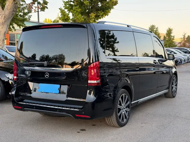 Mercedes-Benz V-Class — Фото автомобиля 4