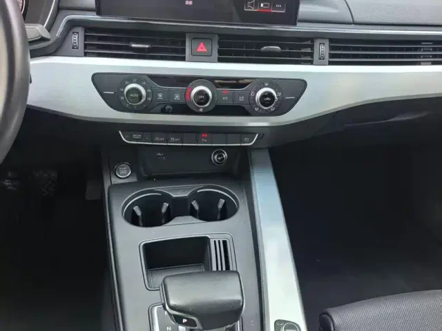 Audi A4L — Фото автомобиля 5