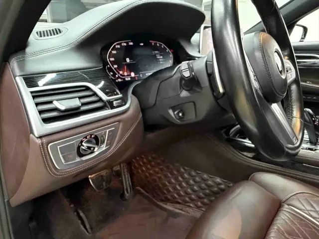 BMW 7 Series — Фото автомобиля 2