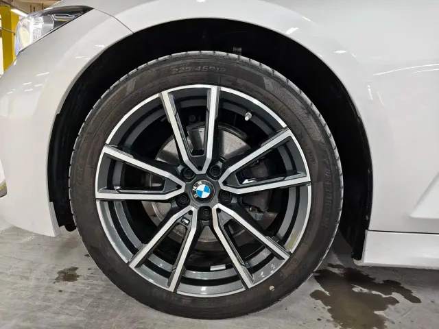BMW 3 Series — Фото автомобиля 8