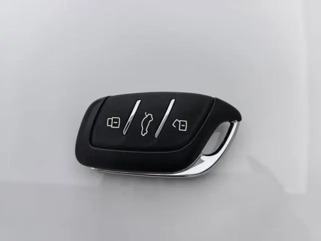 Roewe i5 — Фото автомобиля 19