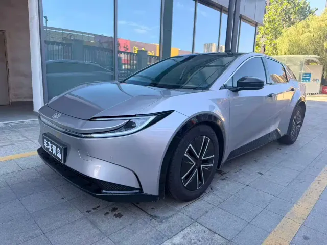 Toyota bZ5 — Фото автомобиля 2