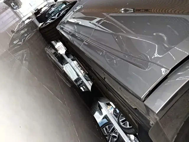Li Auto L8 — Фото автомобиля 21