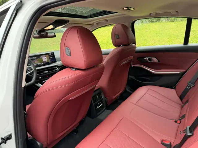 BMW 3 Series — Фото автомобиля 11