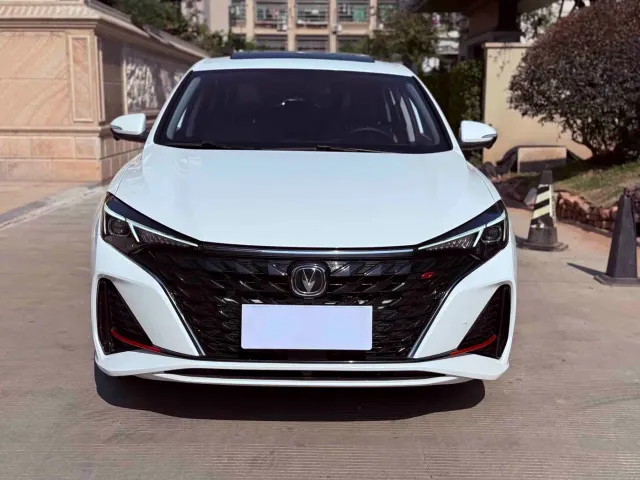 Changan Eado — Фото автомобиля 2