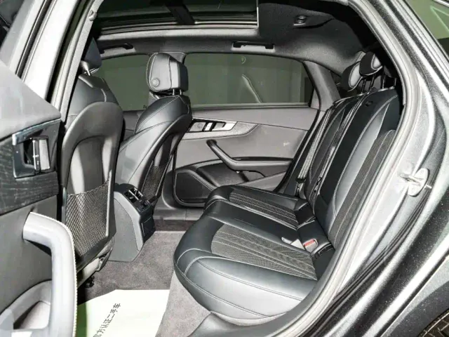 Audi A4L — Фото автомобиля 4