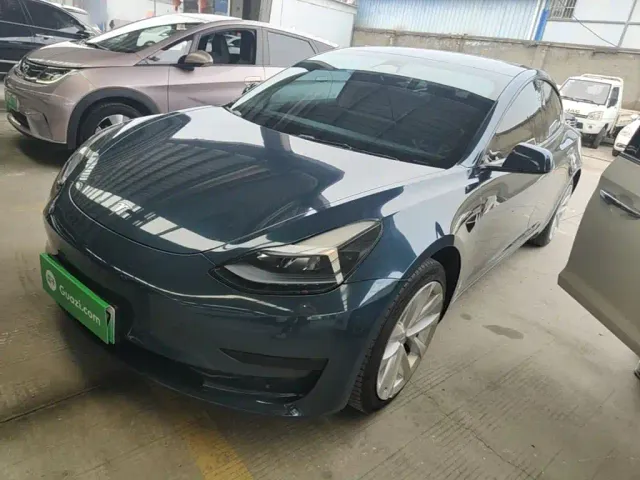 Фотография автомобиля — Tesla Model 3
