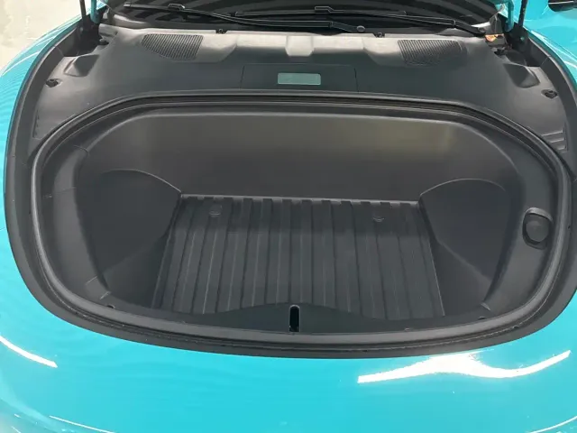 Xiaomi SU7 — Фото автомобиля 14