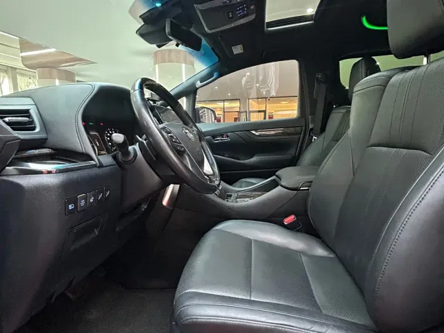 Toyota Vellfire — Фото автомобиля 14
