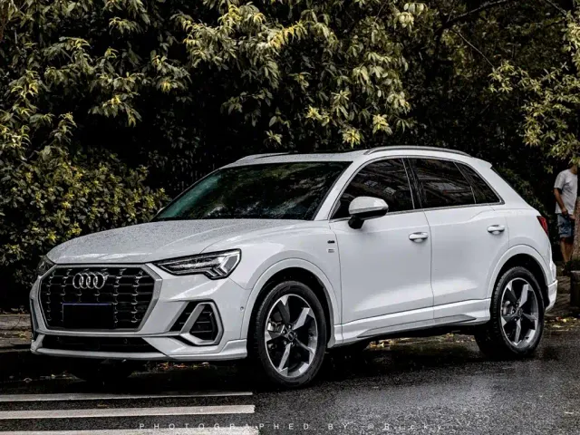 Фотография автомобиля — Audi Q3
