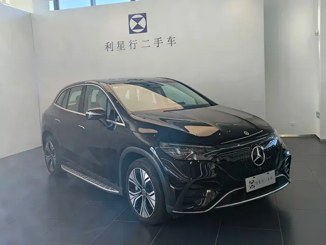 Mercedes-Benz EQE SUV — Фото автомобиля 3