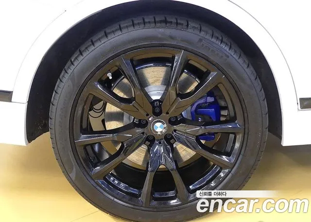BMW X7 M60i xDrive M Sport 6 мест — Фото автомобиля 5