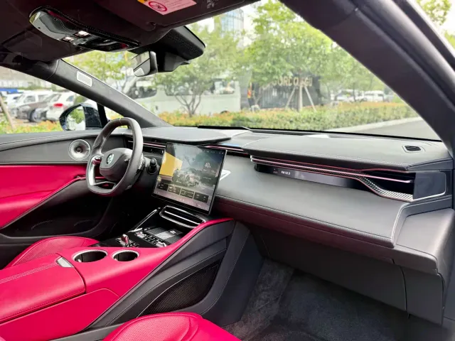 Lotus Eletre — Фото автомобиля 6
