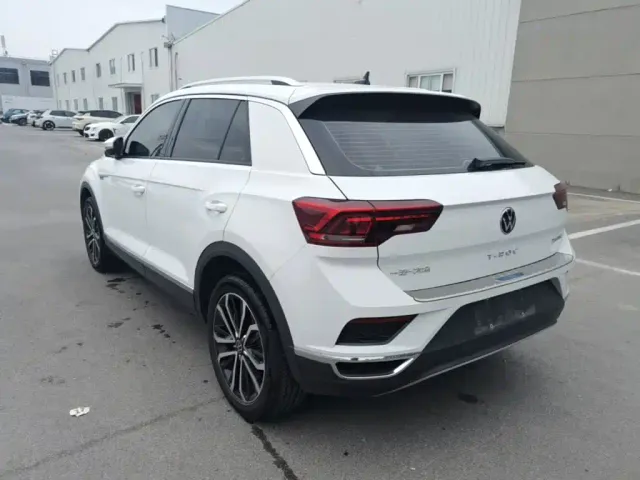 Volkswagen T-Roc — Фото автомобиля 4