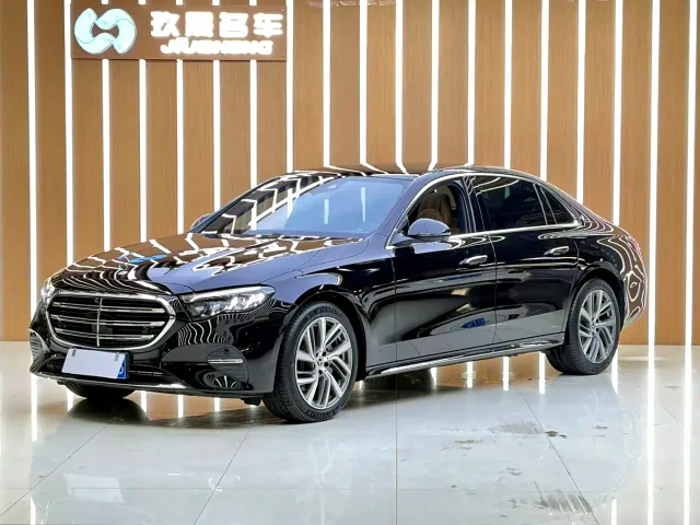 Фотография автомобиля — Mercedes-Benz E-Class