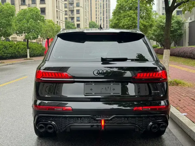 Audi Q7 — Фото автомобиля 13
