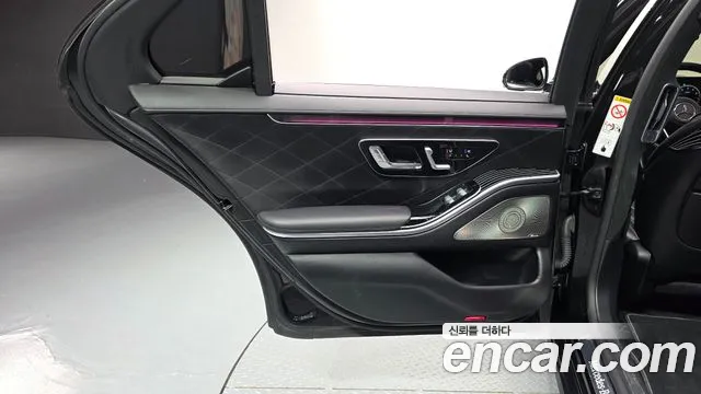 Mercedes-Benz S-Class — Фото автомобиля 25