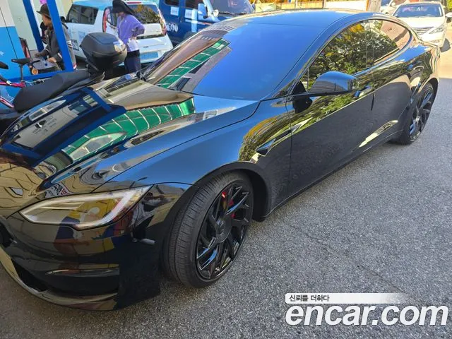 Tesla Model S — Фото автомобиля 2