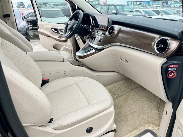 Mercedes-Benz V-Class — Фото автомобиля 17